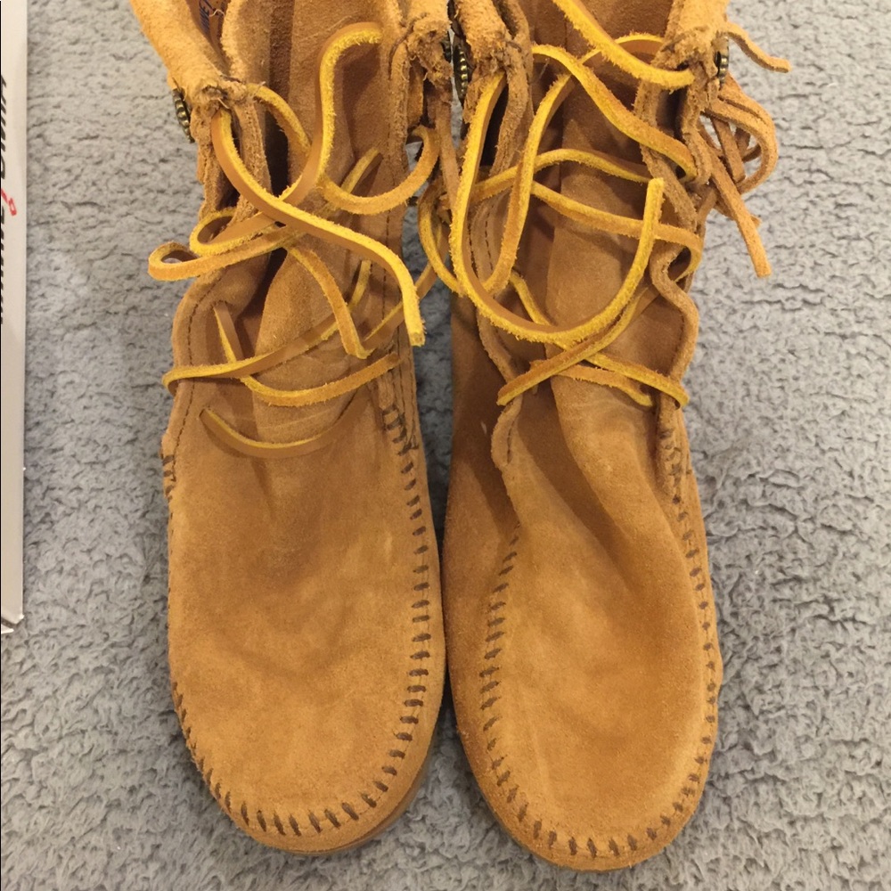 Minnetonka double fringe tramper boot 8 EUC
